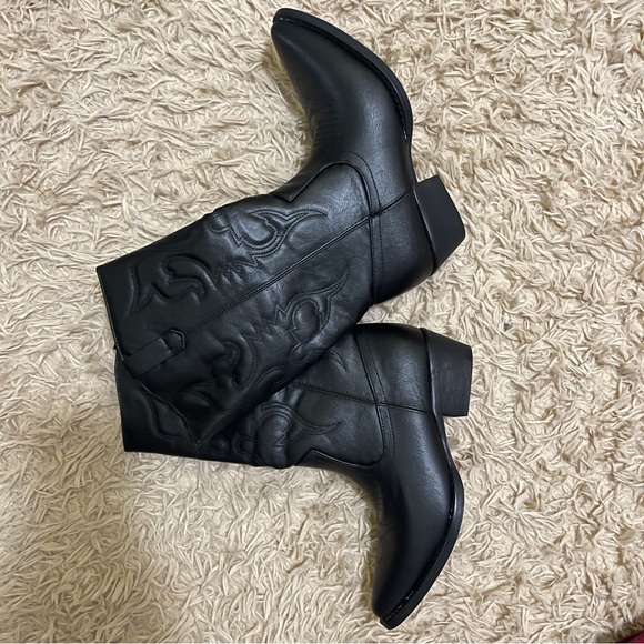 Black Cowboy Boots Women (Size 7) - Picture 2 of 4